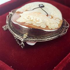Vintage Cameo Gold-Diamond-Stone Brooch .10 CT. 14K Antique Gold 15g